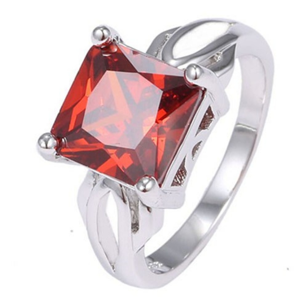 NEW Stunning Garnet 925 Sterling Silver Ring